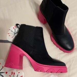 Sorel Black and Pink Heeled Waterproof Boots